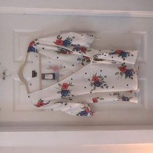 City Chic White Poppy Floral Elbow Sleeve Wrap Top Size 18